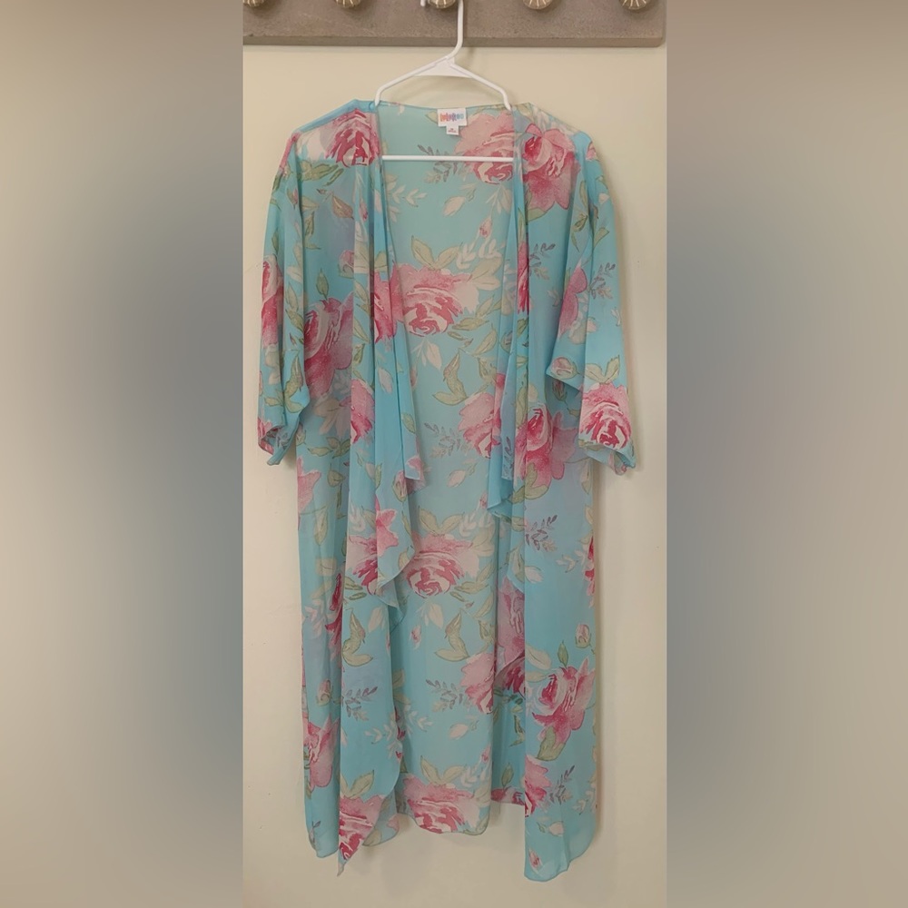 Lulu’s Sheer Floral Kimono-Size Medium